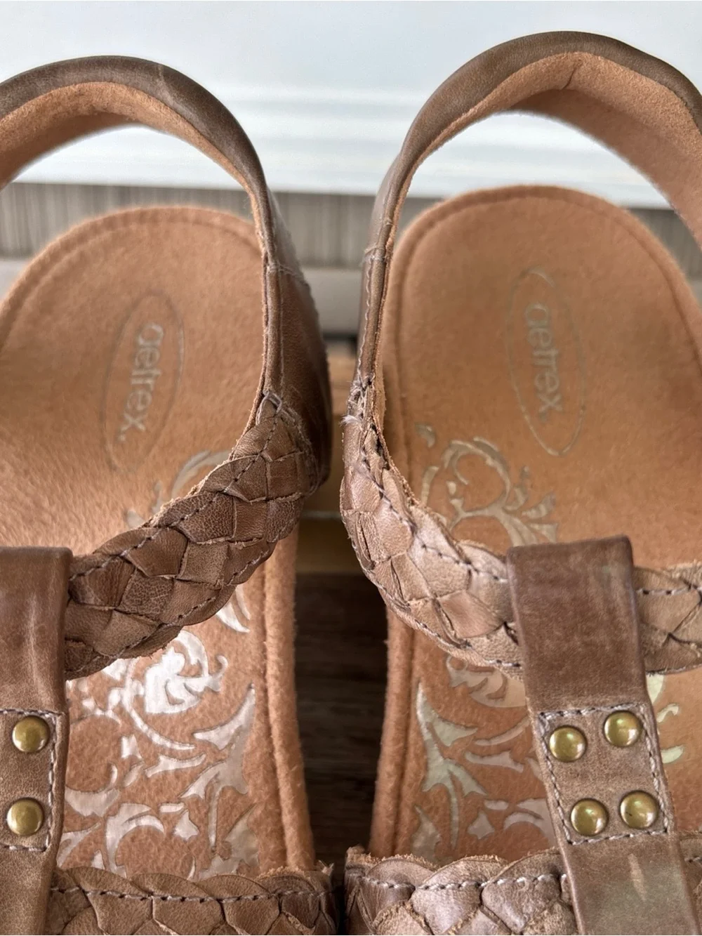 Braided Strappy Women’s Sandals in Light Brown Sz 5